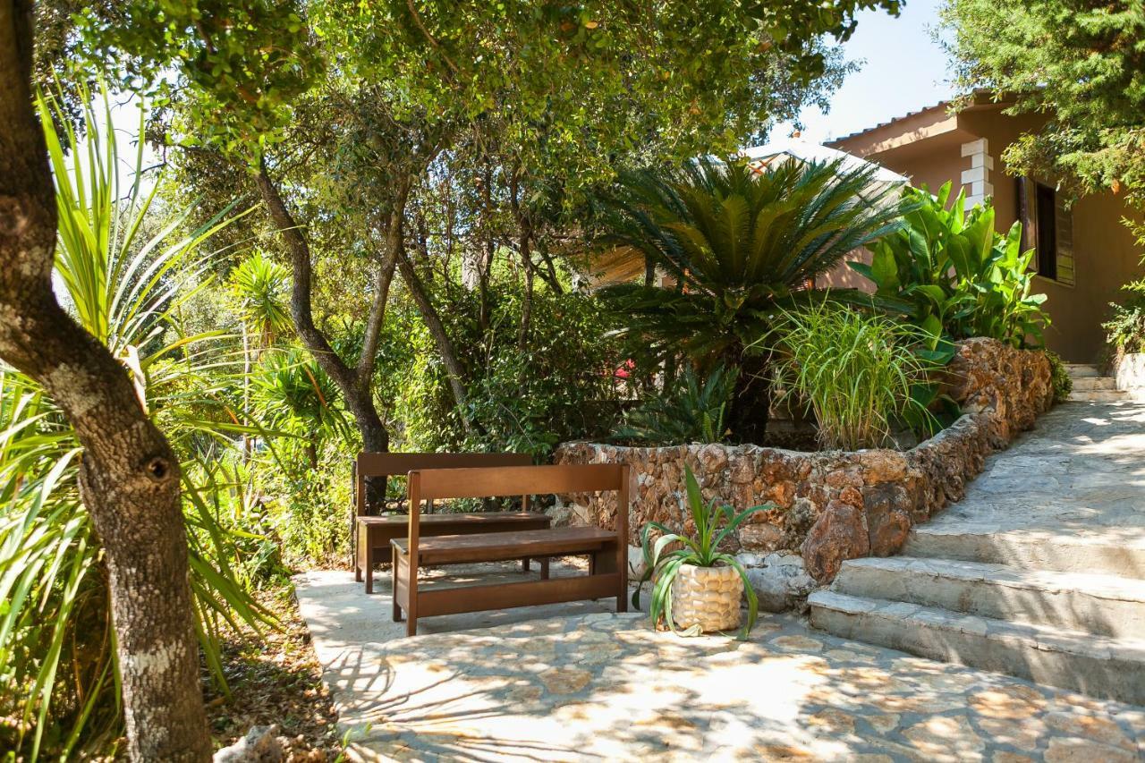 Relax Tiny Villas 40 Meters Of The Beach Zrnovo Dış mekan fotoğraf