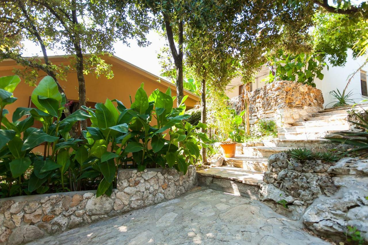 Relax Tiny Villas 40 Meters Of The Beach Zrnovo Dış mekan fotoğraf